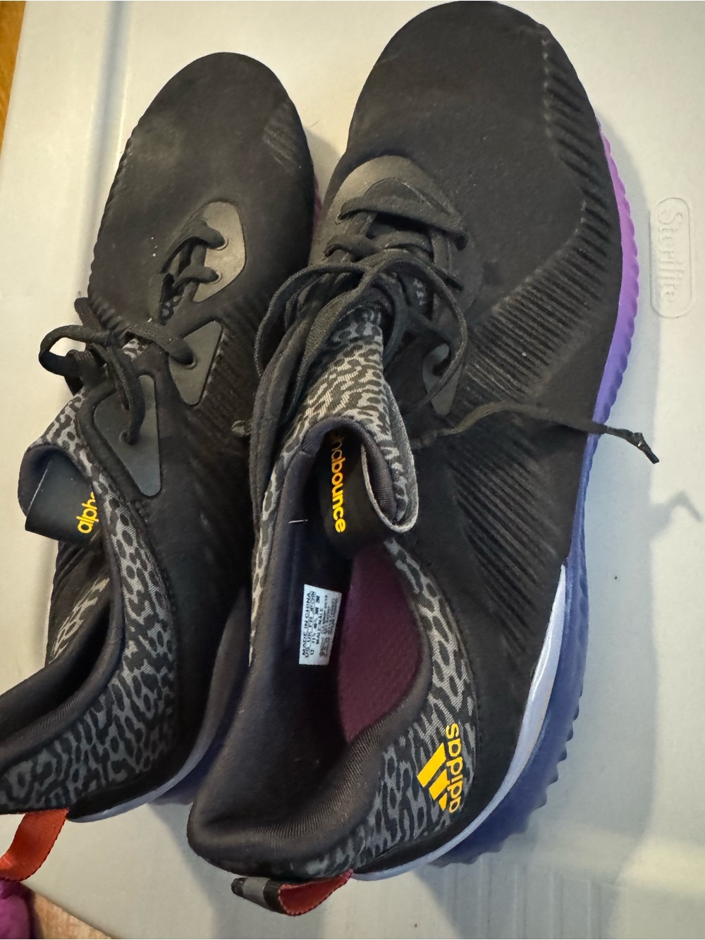 adidas Alphabounce Shoes - Picture 2 of 4